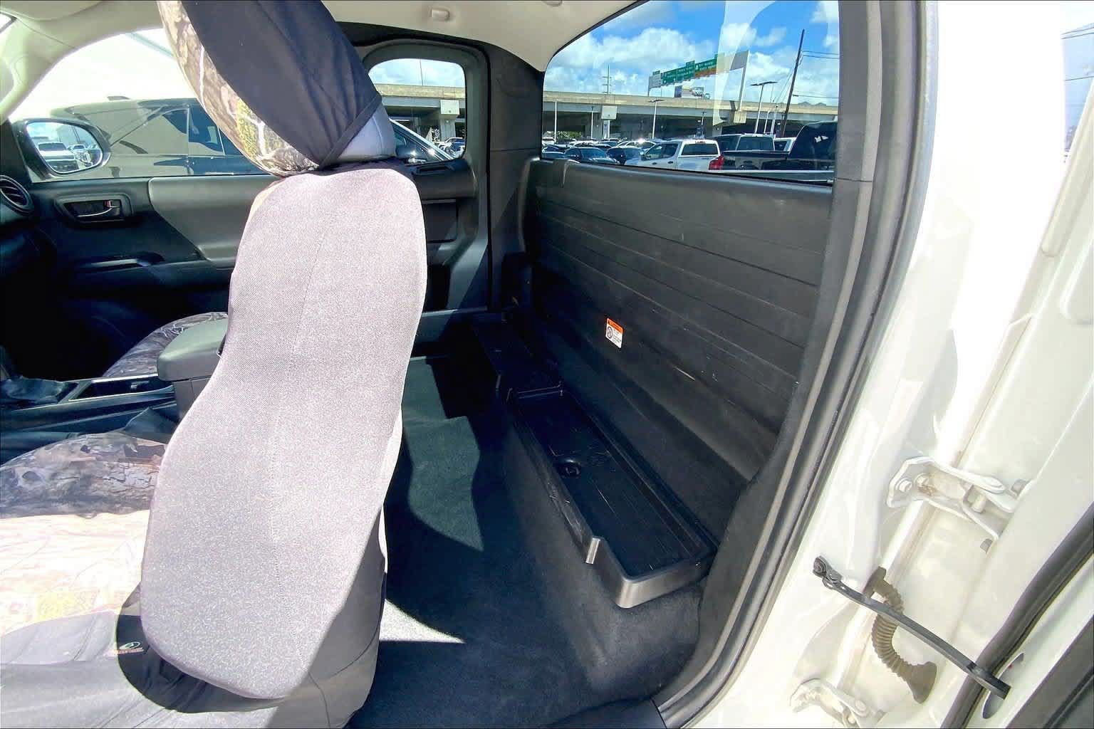 Used 2022 Toyota Tacoma SR RWD image 29