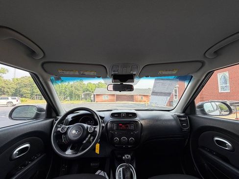 Used 2014 Kia Soul + FWD image 14