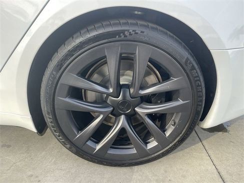 Used 2022 Tesla Model S image 33