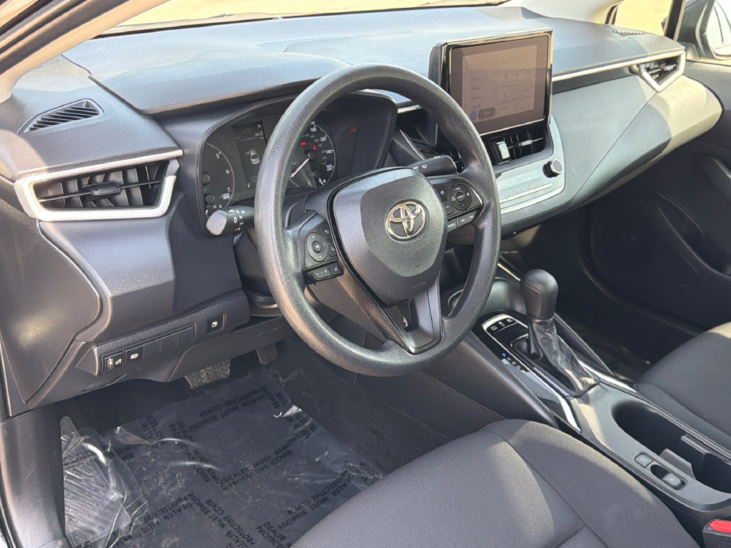 Used 2025 Toyota Corolla LE FWD image 18