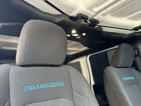 Used 2023 Jeep Wrangler Unlimited Rubicon 4xe image 19