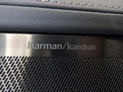 Certified 2025 Volvo XC90 T8 Plus image 14