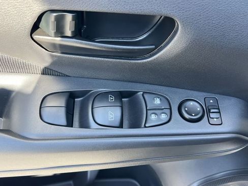 New 2025 Nissan Kicks Play S image 16