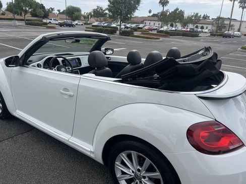 Used 2017 Volkswagen Beetle 1.8T SE FWD image 31