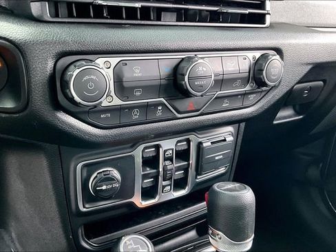 New 2026 Jeep Gladiator Sport AWD/4WD image 15