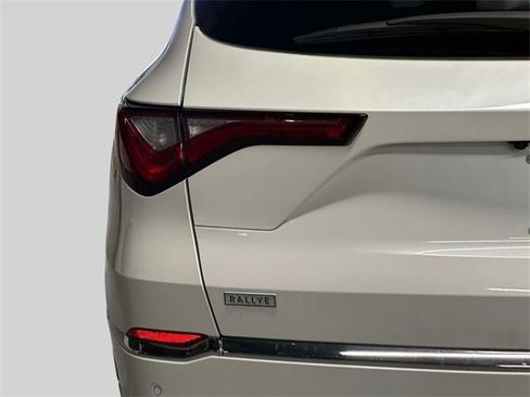 Certified 2023 Acura MDX SH-AWD w/ Advance Package image 10