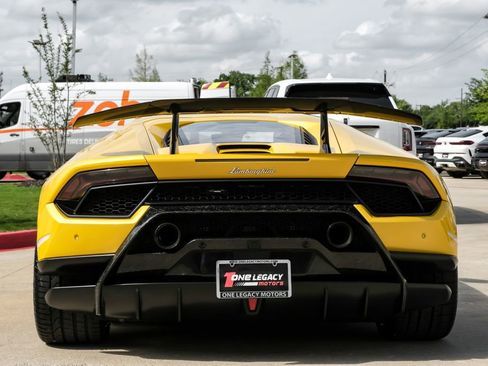 Used 2018 Lamborghini Huracan Performante image 9