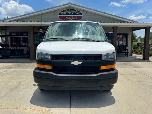 Used 2021 Chevrolet Express 2500 image 2