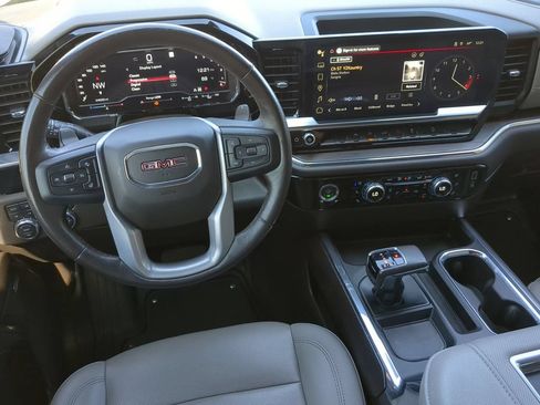 Used 2022 GMC Sierra 1500 SLT w/ SLT Convenience Package AWD/4WD image 21