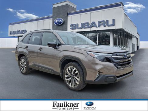 Used 2025 Subaru Forester Touring w/ Touring Package image 1