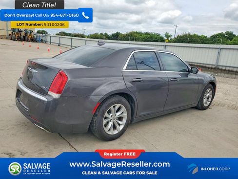 Used 2016 Chrysler 300 Limited RWD image 4