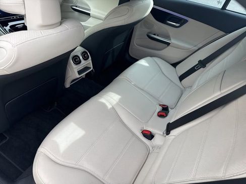 Used 2023 Mercedes-Benz C 300 Sedan image 5