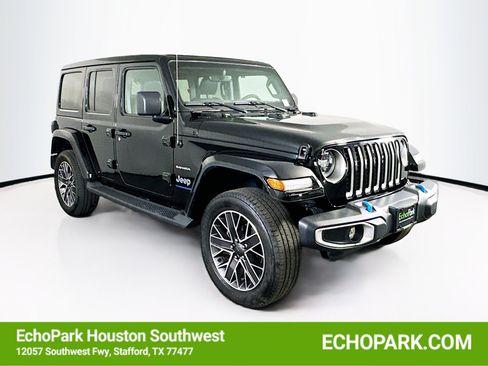Used 2023 Jeep Wrangler Unlimited Sahara w/ Cold Weather Group AWD/4WD image 1