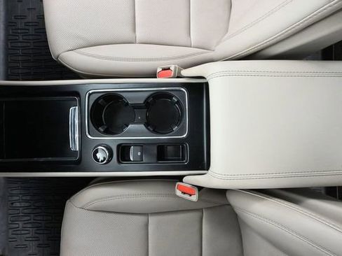 Used 2024 Lincoln Corsair AWD w/ Equipment Group 101A image 37