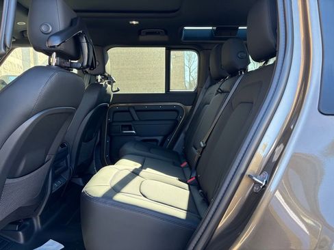 New 2026 Land Rover Defender 110 X-Dynamic SE image 13