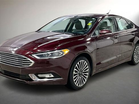 Used 2017 Ford Fusion SE w/ Fusion SE Technology Package image 3