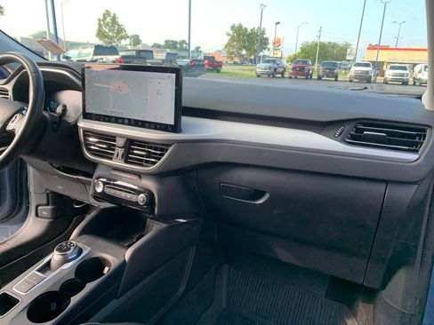 Used 2023 Ford Escape Platinum AWD/4WD image 25