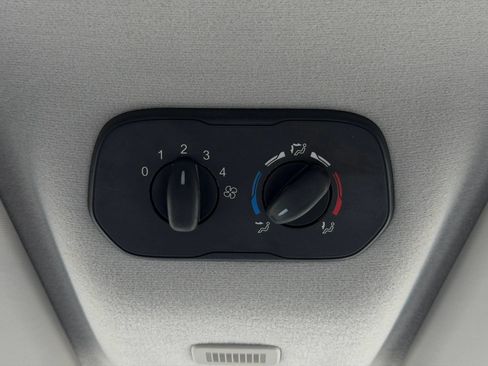 Used 2019 Ford Transit 150 XL RWD image 37