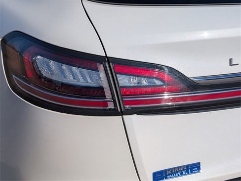 Used 2021 Lincoln Nautilus Reserve w/ Equipment Group 201A image 18