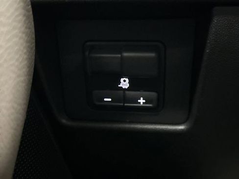 Used 2024 GMC Canyon Denali image 28