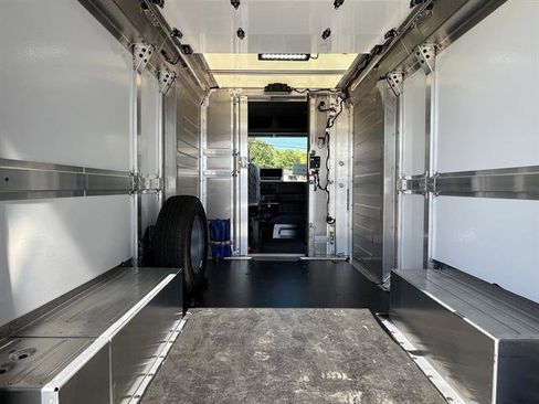 New 2025 Chevrolet Brightdrop 400 w/ Battery Pack, Max Range image 5