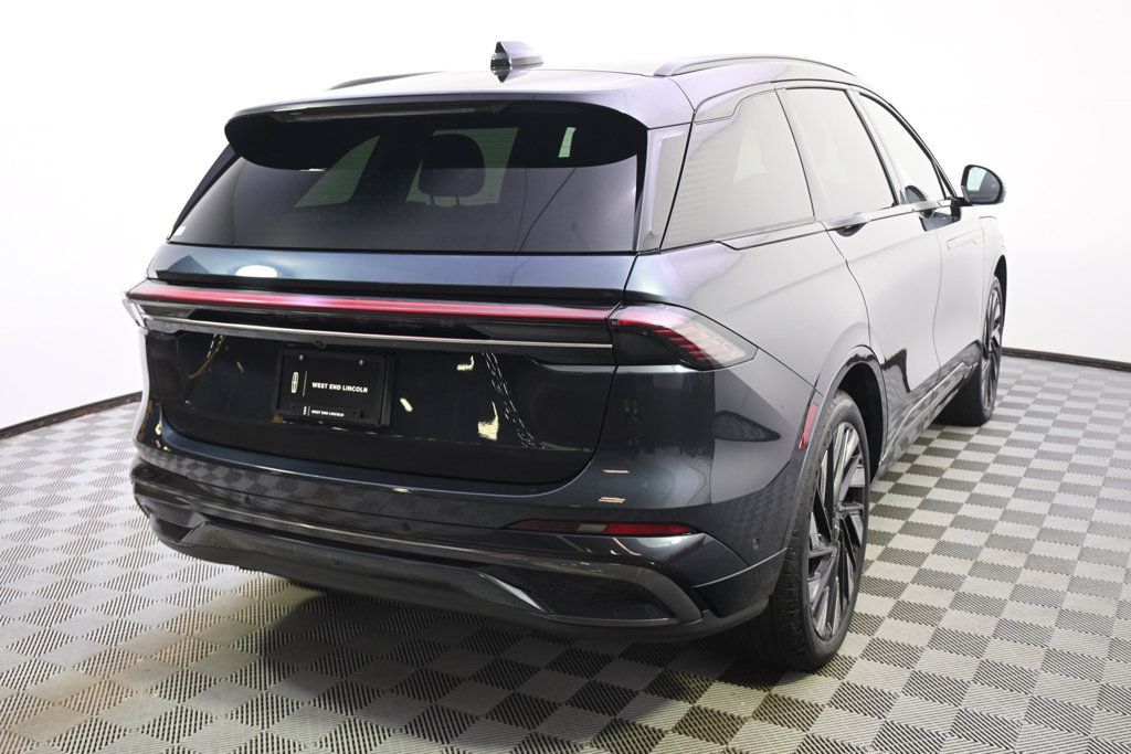 Used 2024 Lincoln Nautilus Reserve w/ Equipment Group 202A AWD/4WD image 6