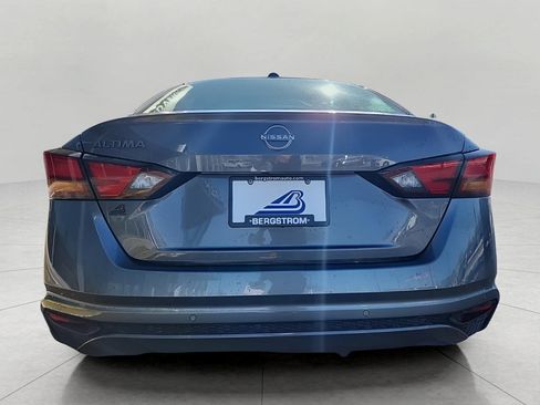 Used 2025 Nissan Altima 2.5 SV image 9