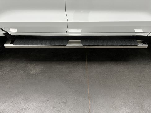 Used 2024 Chevrolet Colorado Z71 w/ Z71 Convenience Package 2 image 13