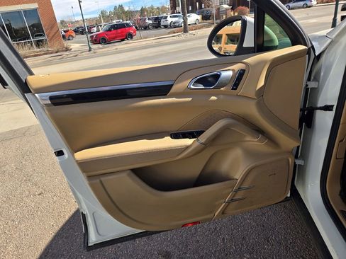 Used 2011 Porsche Cayenne S image 14