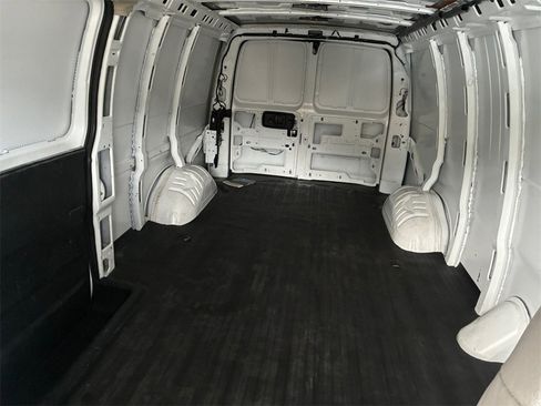 Used 2023 GMC Savana 2500 Extended w/ Driver Convenience Package image 13