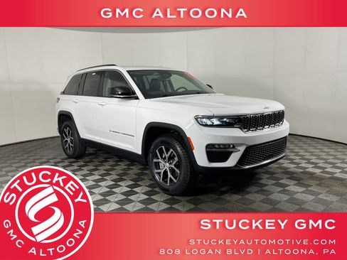 Used 2023 Jeep Grand Cherokee Limited image 1