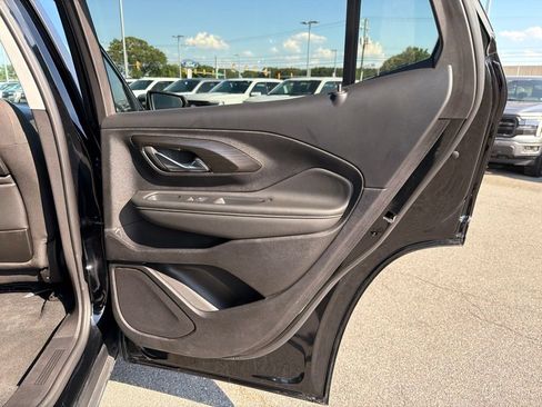 Used 2024 GMC Terrain SLE AWD/4WD image 20