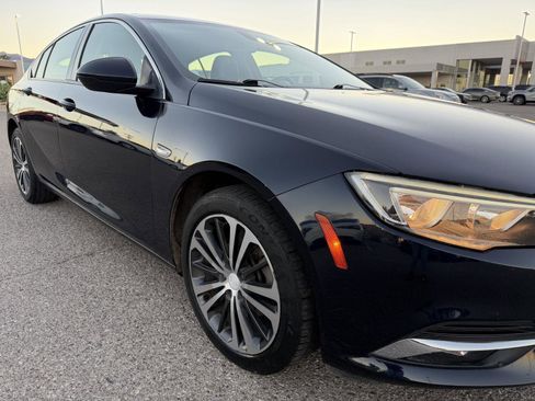 Used 2018 Buick Regal Preferred image 12