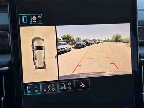 Used 2025 GMC Yukon Elevation w/ Technology Package AWD/4WD image 18