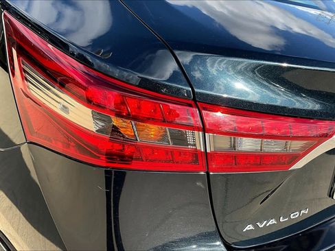 Used 2016 Toyota Avalon Touring image 27