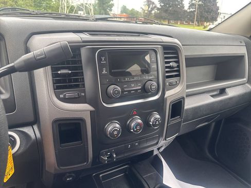 Used 2015 RAM 2500 Tradesman w/ Chrome Appearance Group AWD/4WD image 23