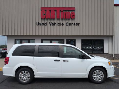 Used 2019 Dodge Grand Caravan SE w/ UConnect Hands-Free Group FWD image 1
