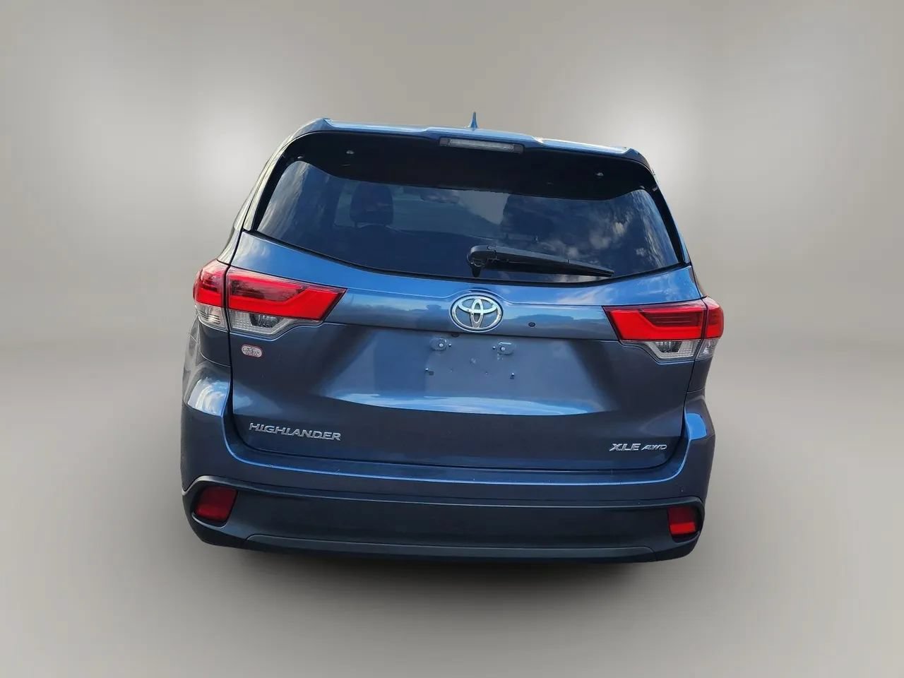 Used 2018 Toyota Highlander XLE AWD/4WD image 9