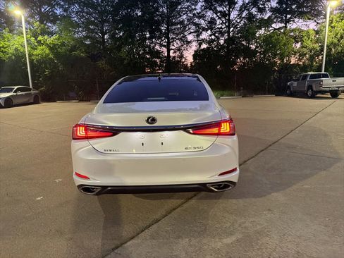 Used 2023 Lexus ES 350 w/ Premium Package FWD image 6