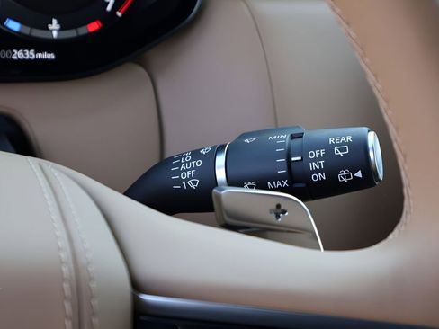 Used 2025 Land Rover Range Rover Long Wheelbase SE image 31