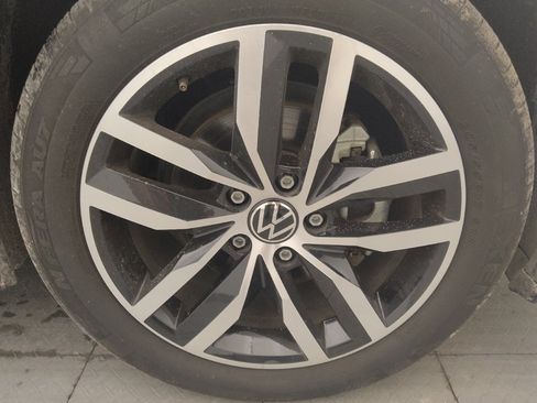 Used 2025 Volkswagen Jetta SE FWD image 31