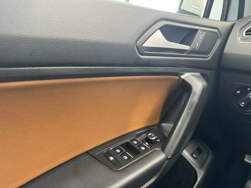 Used 2019 Volkswagen Tiguan SEL FWD image 36