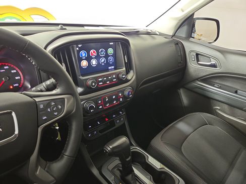 Used 2016 GMC Canyon SLE w/ All Terrain Package image 24