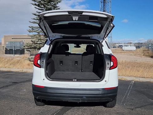 Used 2024 GMC Terrain SLE image 19