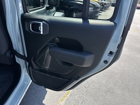 Used 2024 Jeep Wrangler Sport S AWD/4WD image 19