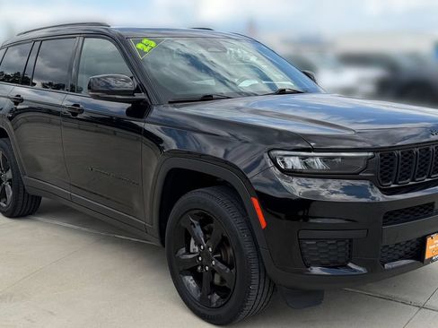 Certified 2023 Jeep Grand Cherokee L Laredo AWD/4WD image 8