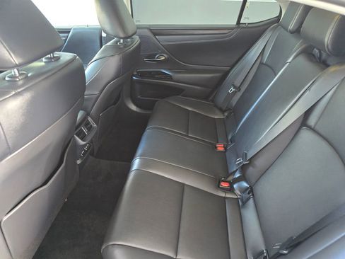Used 2025 Lexus ES 300h w/ Premium Package FWD image 13