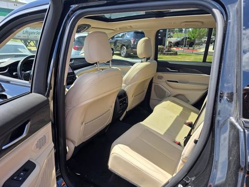 Used 2022 Jeep Grand Cherokee Limited AWD/4WD image 27