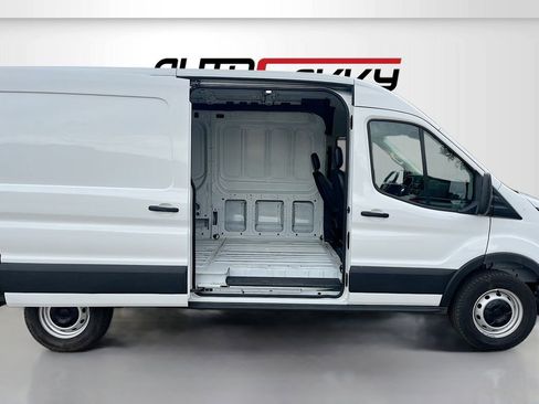 Used 2025 Ford Transit 250 148 Medium Roof RWD image 23