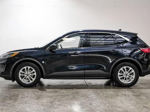 Used 2021 Ford Escape SE image 18